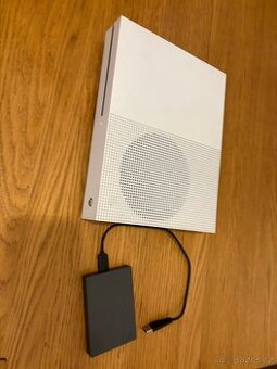 Xbox one s 500gb + 500gb hdd