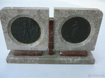 Prodám Dvě české medaile v mramorovém stojanu