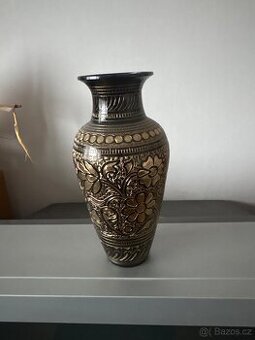 Těžká kovová váza- orientální styl