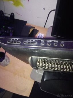 Monitor na kancelář