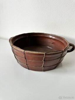 Stará kameninová nádoba