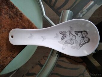 Velká jemně dekorovaná lžíce - čínský porcelán.