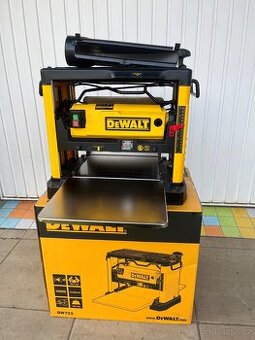DeWALT DW733 Přenosná tloušťkovací frézka