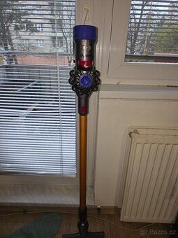 DYSON V 8 ABSOLUTE