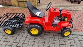 Dětský čtyřtaktní zahradní traktor s přívěsem110