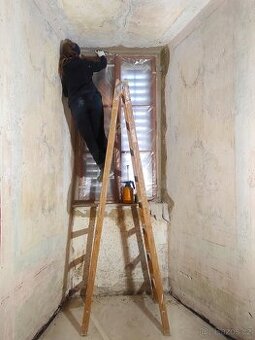Pečlivé štukatérské práce a opravy omítek – tým restaurátorů