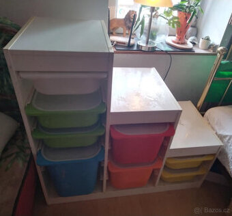 TROFAST úložná skříňka IKEA + plastové boxy s víky
