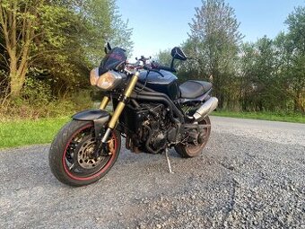 Triumph speed triple 1050