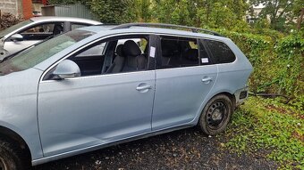 VW golf VI. karoserie + dveře +díly z jiného vozu černá met - 1