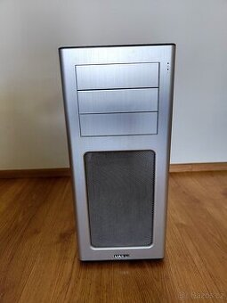 Celohliníková PC skříň Lian Li PC-7H