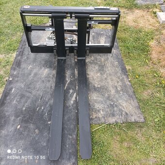 Paletizační vidle 2000 kg - 1