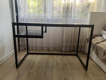 Kancelářský pracovní stůl
