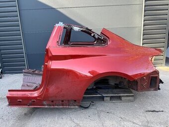 BMW M2 F87 zadní bočnice výřez