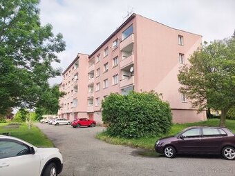 Byt 2+1 s lodžií,67m, Gagarinova, Sokolov (u koupaliště)