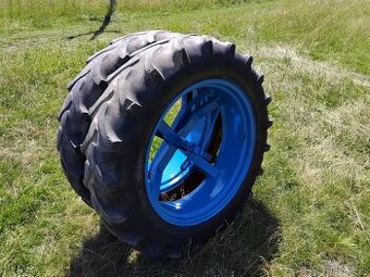 Prodám kola na traktor 12.4/11-32