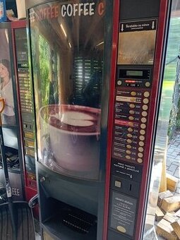 Nápojový automat na kávu