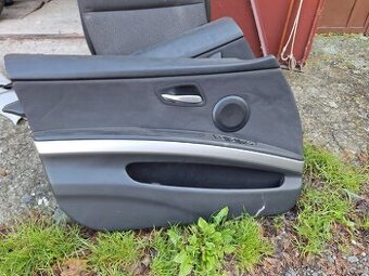 BMW E90 sedan tapce ze dveří