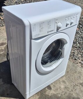 INDESIT HLOUBKA 30 CM ZÁRUKA DOPRAVA INSTALACE