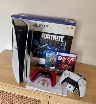 PS5 Slim 1TB s mechanikou, záruka, příslušenství, top stav