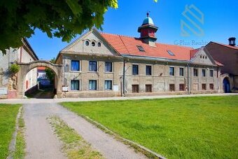 Prodej domu nám. T.G. Masaryka 779 m², pozemek 1465 m², Smeč