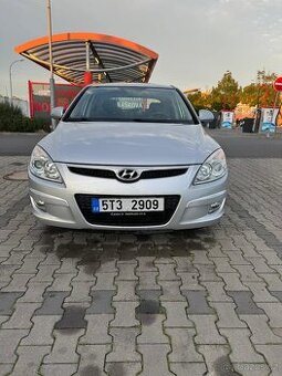 Hyundai i30 hatchback