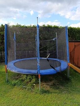 Trampolína
