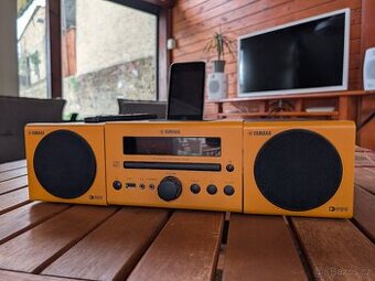 Yamaha CRX-040 s DO a Ipodem