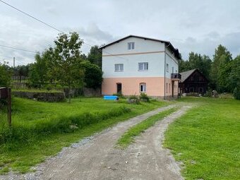 Prodám rodinny dum usedlos s pozemky 5000 m2
