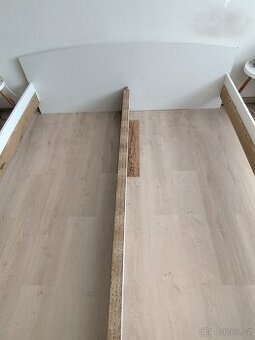 Rám postele 180x200 + matrace
