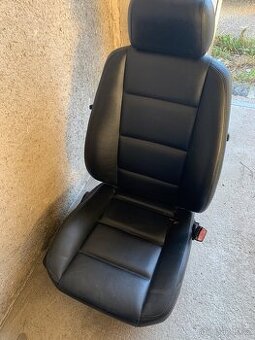 Bmw e36 sedačky - top stav