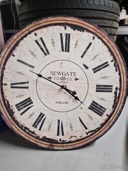 Krásné velké nástěnné hodiny