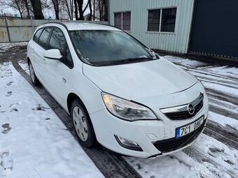 OPEL ASTRA 1,7 CDTI 81 KW,ROK 2012,NAJ 251 TKM,KLIMA,DOHODA