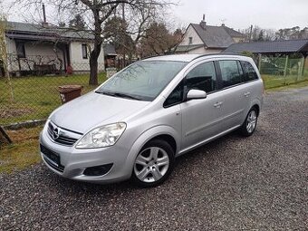 LPG ... 7 místné..Benzínová Opel Zafira 1.8 ...