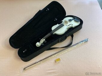 Prodám housle nové několikrát použité pro začátečníky