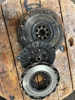 Subaru outback 2.5 2008 dvouhmota (spojka)