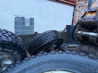 Kola offroad Mitsubishi Pajero 2