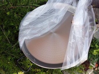 pečící plech na kotlík či gril