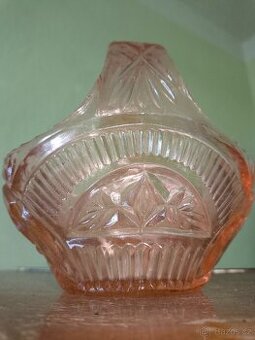 Lisované sklo košík