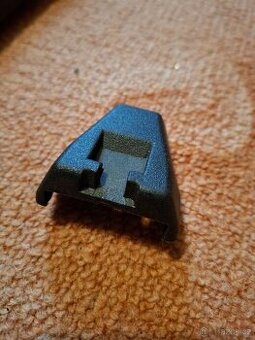 Novy držák bez.pásu Škoda