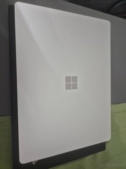 Microsoft Surface Laptop Go