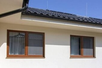 Sháním hnědé plastové okno