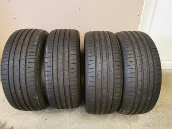 235/45 r18