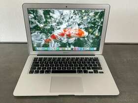 MacBook Air 13" 2014 128GB / 4GB / Skvrny na LCD