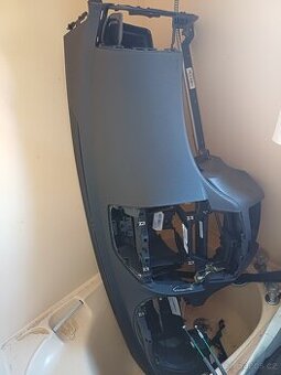 Hyundai i30 palubní deska airbagy
