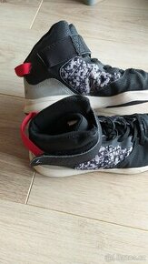Dětské basketbalové boty TARMAK, velikost 37,5