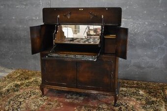 Komoda s vyklápěcím prostorem - 1