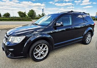 FIAT FREEMONT 2.0JTDM MANUÁL 7 MÍST VÝHŘEV SEDADEL ALU 19´´