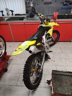 Suzuki RMZ450