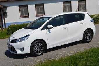 Toyota Verso 1.6i - 7 míst ,NAVI, kamera ,bez koroze