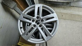 7x17 Original Audi ET42 - 1